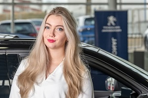 Alina Töniges
