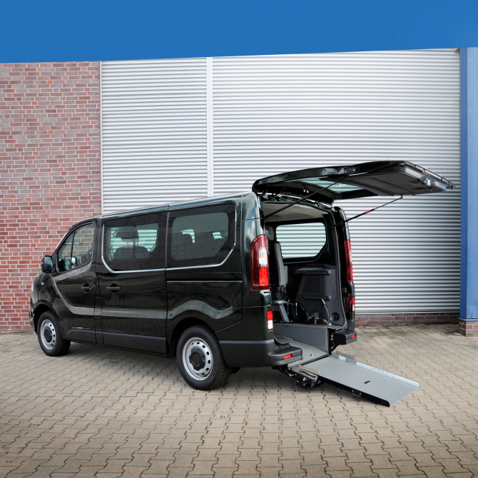 Con_OZA_AMF-Bruns_Opel+Vivaro_Heckausschnitt+_1_OMP_A4_web
