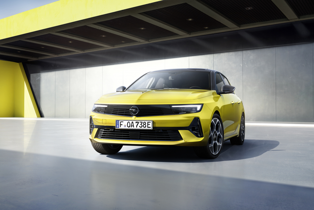 as22_e01_001_opel_aktuell_Nummernschild_web